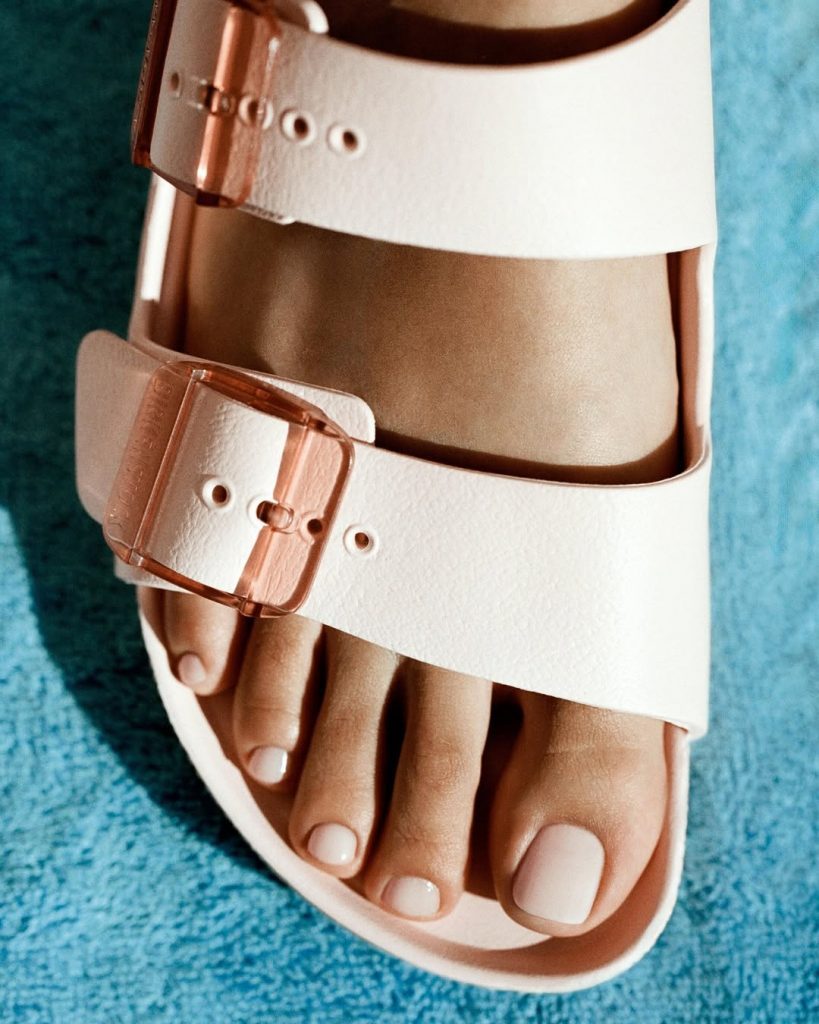 l nuovo beauty statement? Gli smalti BIRKENSTOCK abbinati ai sandali iconici