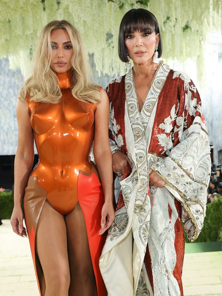 Kim Kardashian al Met Gala 2026: bold, sculpted, unforgettable 1 Kim Kardashian al Met Gala 2026: bold, sculpted, unforgettable