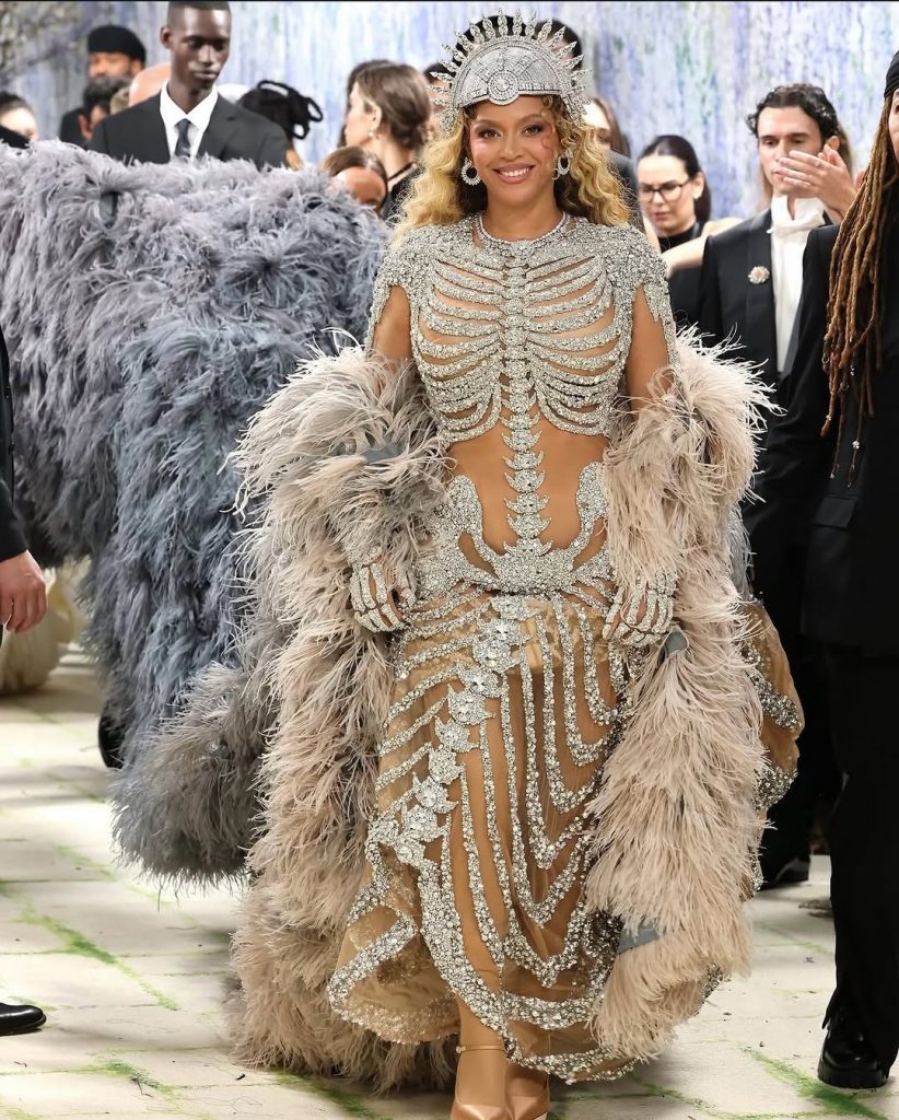 Met Gala 2026: Beyoncé, Jay-Z e Blue Ivy dominano il red carpet 3 Met Gala 2026: Beyoncé, Jay-Z e Blue Ivy dominano il red carpet