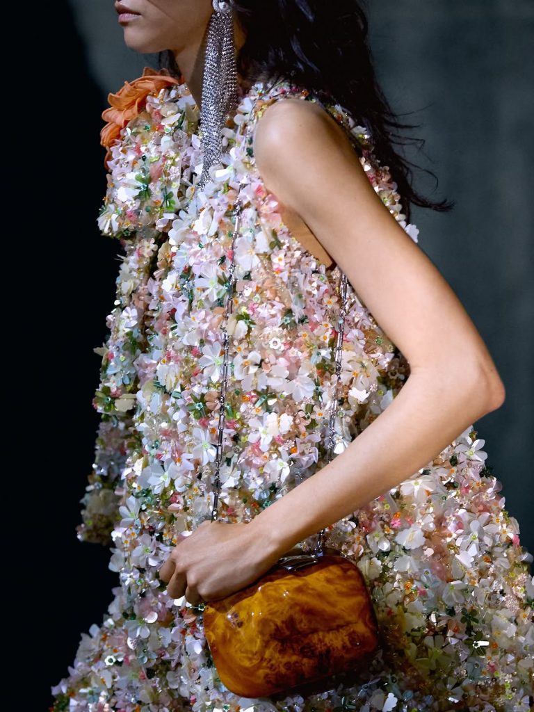 Dior Cruise 2027: Jonathan Anderson riscrive il sogno hollywoodiano 2 Dior Cruise 2027: Jonathan Anderson riscrive il sogno hollywoodiano
