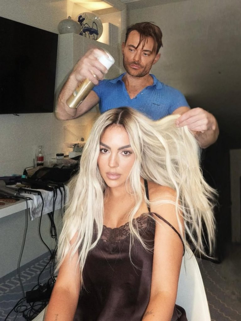 Georgina Rodríguez reinventa il suo glamour a Cannes con un sorprendente platinum blonde 1 Georgina Rodríguez reinventa il suo glamour a Cannes con un sorprendente platinum blonde
