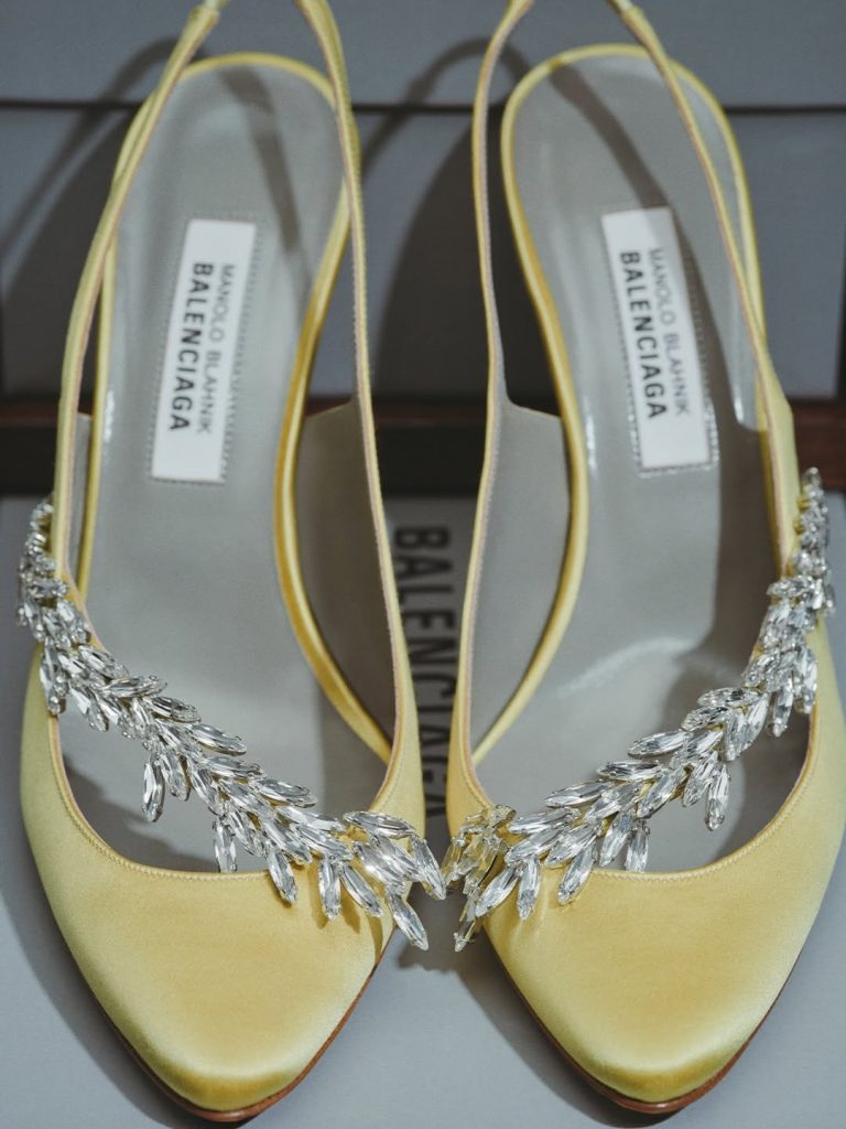 Balenciaga x Manolo Blahnik: la collaborazione che riporta il desiderio puro nel mondo delle scarpe 4 Balenciaga x Manolo Blahnik: la collaborazione che riporta il desiderio puro nel mondo delle scarpe