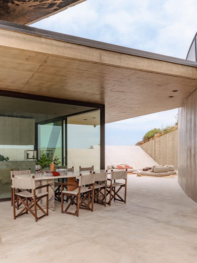 Crudo: la villa siciliana che ridefinisce il lusso contemporaneo 4 Crudo: la villa siciliana che ridefinisce il lusso contemporaneo