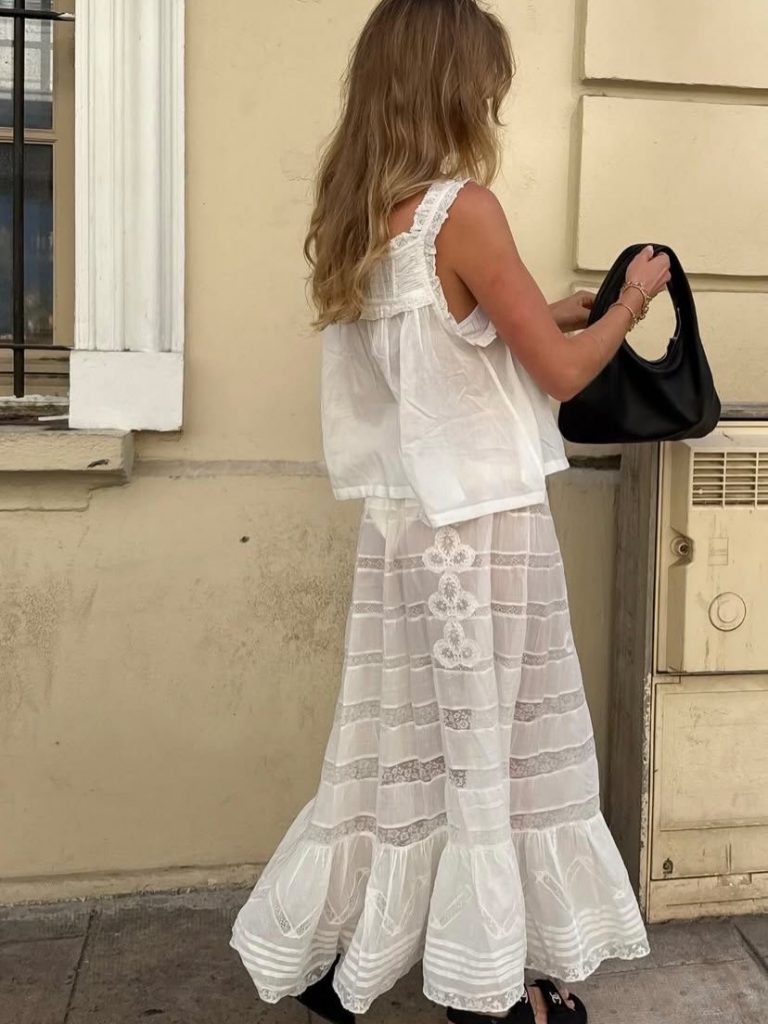 Less but better: perché il total white domina l’estate