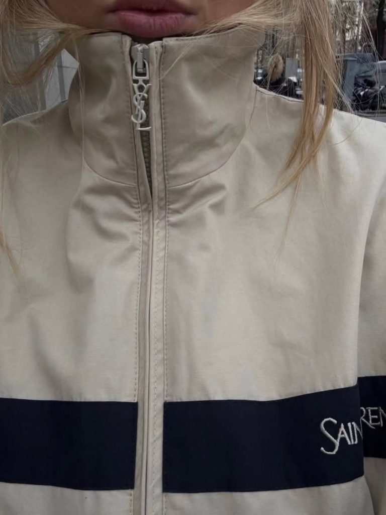 Minimal, oversize e irresistibile: il nuovo must-have di Saint Laurent