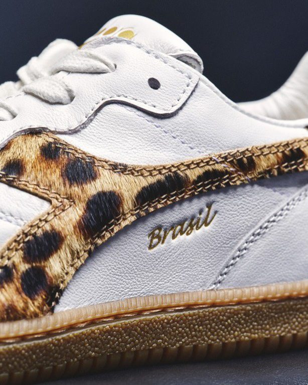 Dolce & Gabbana X Diadora: quando il lusso incontra lo sportswear e nasce la sneaker del momento 2 Dolce & Gabbana X Diadora: quando il lusso incontra lo sportswear e nasce la sneaker del momento