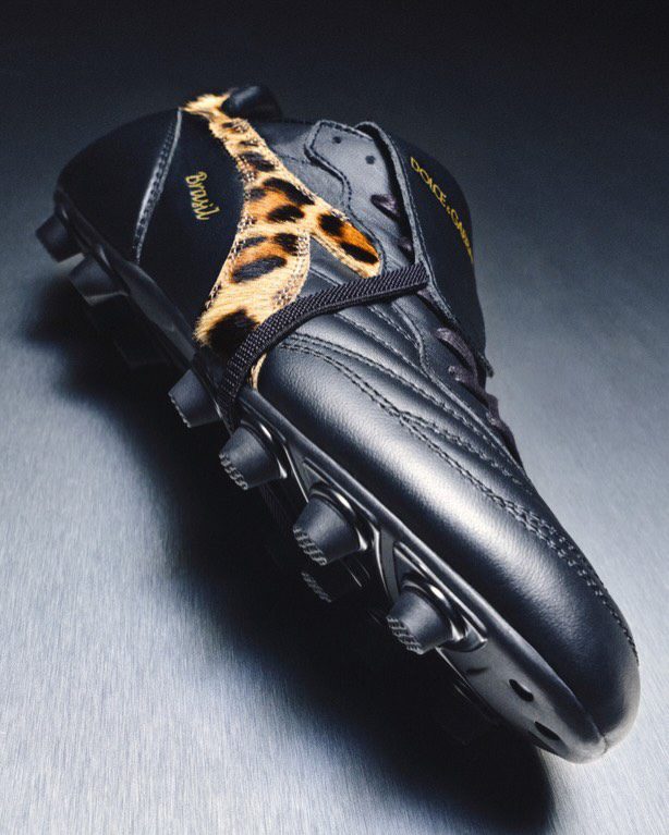 Dolce & Gabbana X Diadora: quando il lusso incontra lo sportswear e nasce la sneaker del momento 3 Dolce & Gabbana X Diadora: quando il lusso incontra lo sportswear e nasce la sneaker del momento