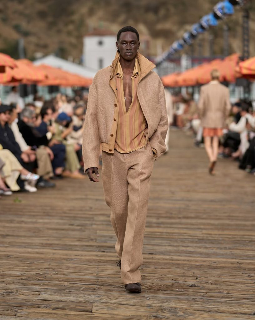 Zegna porta la “villeggiatura” italiana a Malibu: il lusso dell'estate secondo Alessandro Sartori 4 Zegna porta la “villeggiatura” italiana a Malibu: il lusso dell'estate secondo Alessandro Sartori