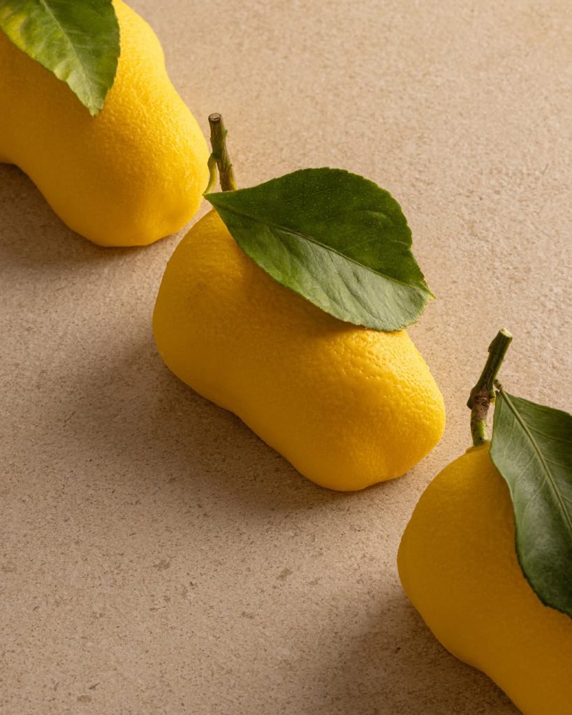 A Milano apre la prima pasticceria di Alberto Magrí, dove ogni dolce racconta una storia 1 A Milano apre la prima pasticceria di Alberto Magrí, dove ogni dolce racconta una storia