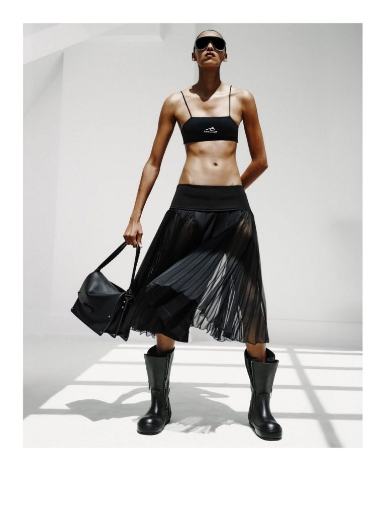 Balenciaga Primavera 2027:il lusso di sentirsi leggeri
