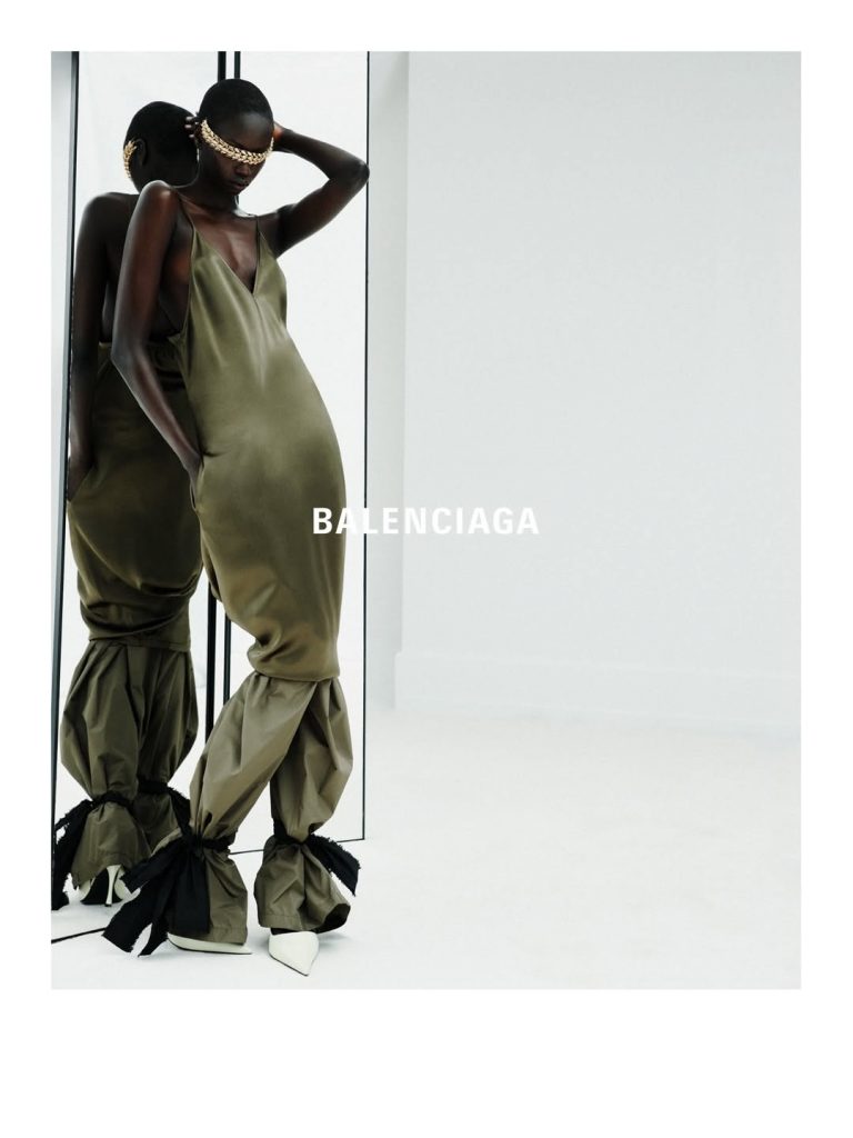 Balenciaga Primavera 2027:il lusso di sentirsi leggeri
