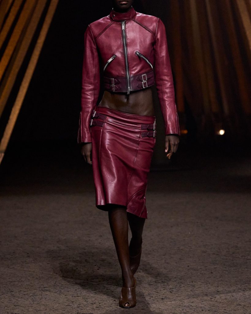 Alexander McQueen torna a Londra: un ritorno alle origini che guarda al futuro
