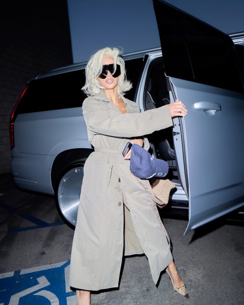 Kim Kardashian punta tutto sul platino e il risultato è spettacolare 6 Kim Kardashian punta tutto sul platino e il risultato è spettacolare