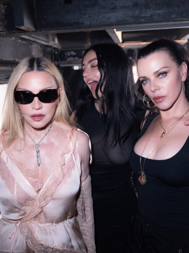 Madonna conquista Parigi: l'icona che continua a dettare il ritmo della moda