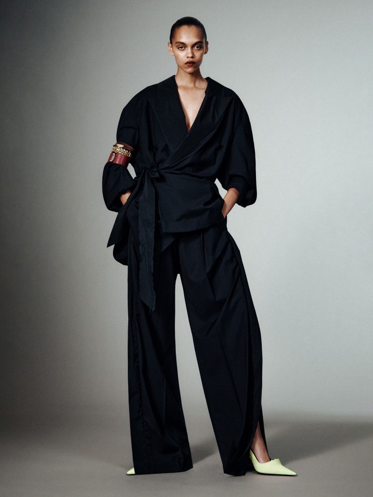 Bebe Parnell, la studentessa di Oxford che incanta Balenciaga 1 Bebe Parnell, la studentessa di Oxford che incanta Balenciaga