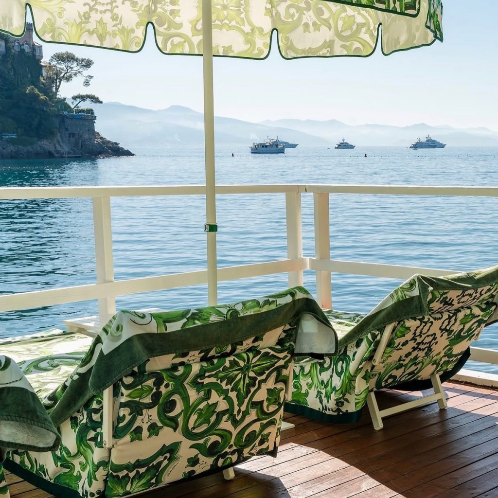 Dolce&Gabbana trasforma Le Carillon nell'indirizzo più chic dell'estate italiana 1 Dolce&Gabbana trasforma Le Carillon nell'indirizzo più chic dell'estate italiana