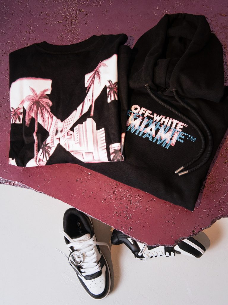 Off-White guarda al futuro con L/Ab: la nuova linea che parla il linguaggio della Gen Z 1 Off-White guarda al futuro con L/Ab: la nuova linea che parla il linguaggio della Gen Z