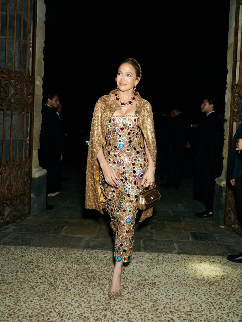 Due icone, una sola passerella: Jennifer Lopez e Monica Bellucci da Dolce & Gabbana