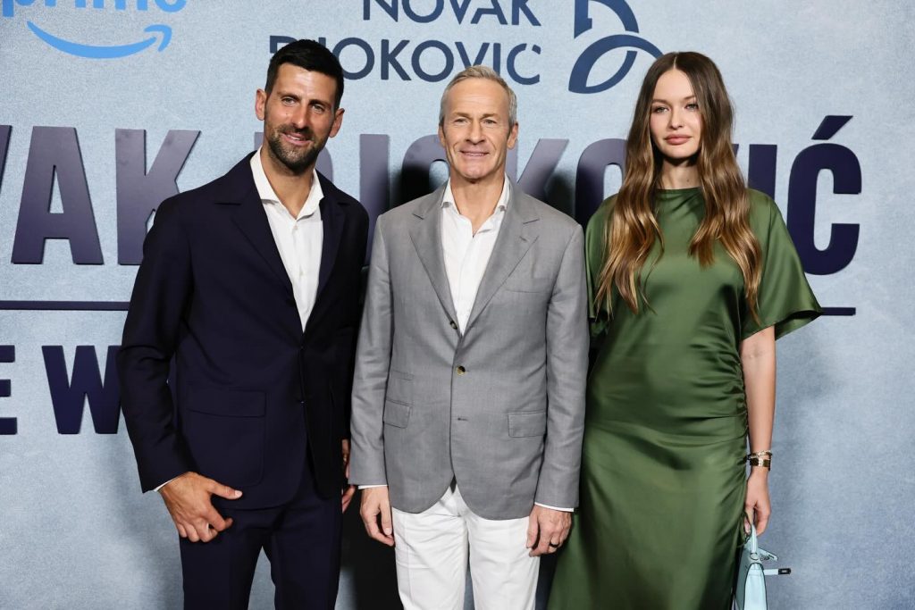 Novak Djokovic conquista New York: una première tra sport, moda e grandi icone 2 Novak Djokovic conquista New York: una première tra sport, moda e grandi icone