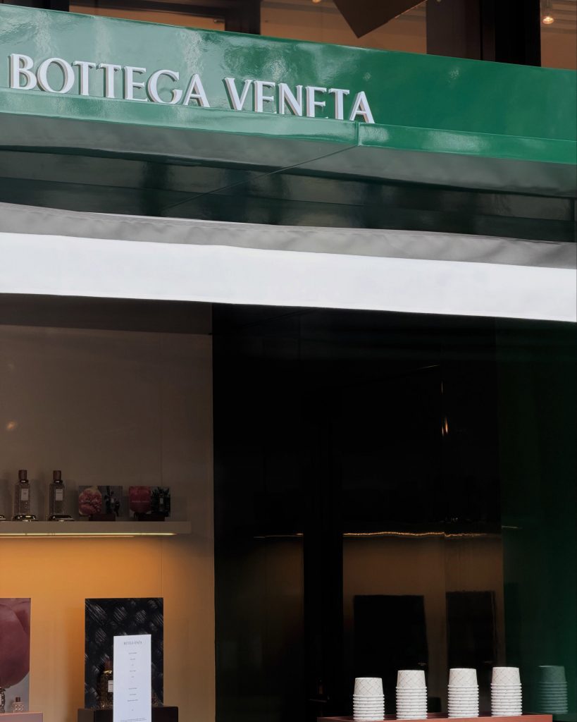 A Londra il profumo si assaggia: il pop-up di Bottega Veneta conquista Selfridges