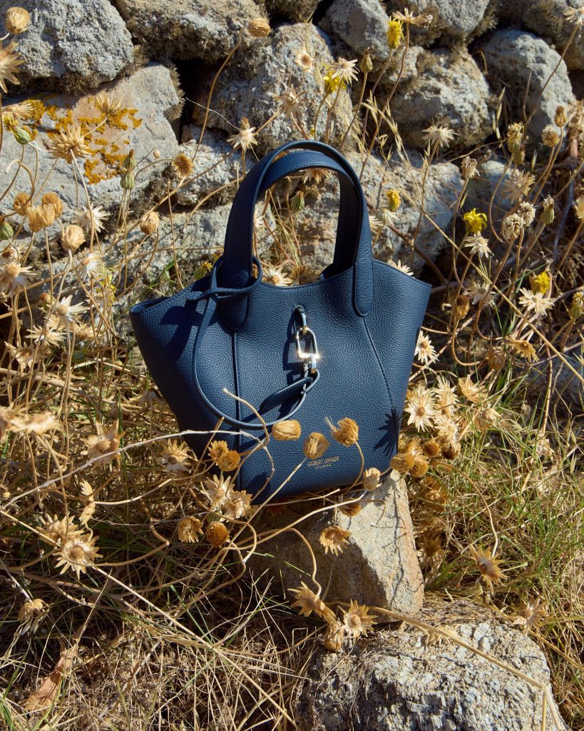 Il nuovo store Giorgio Armani a Mykonos è il nuovo indirizzo del lusso estivo