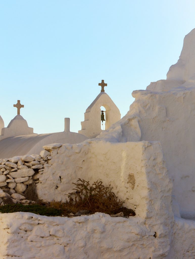 Il nuovo store Giorgio Armani a Mykonos è il nuovo indirizzo del lusso estivo