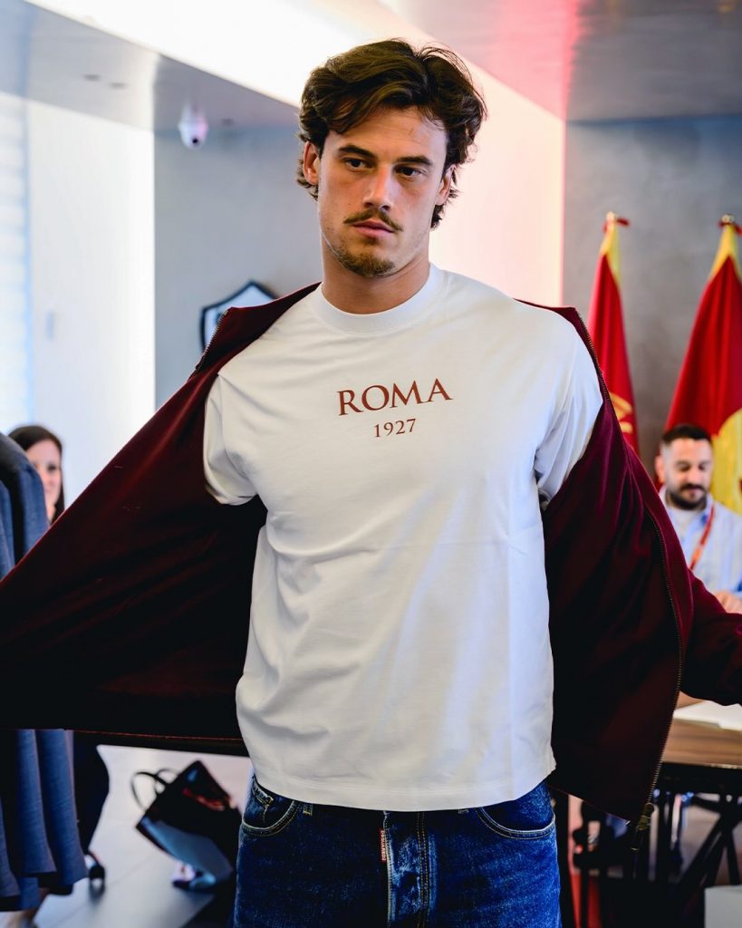 L'eleganza scende in campo: Dsquared2 vestirà l'AS Roma 3 L'eleganza scende in campo: Dsquared2 vestirà l'AS Roma