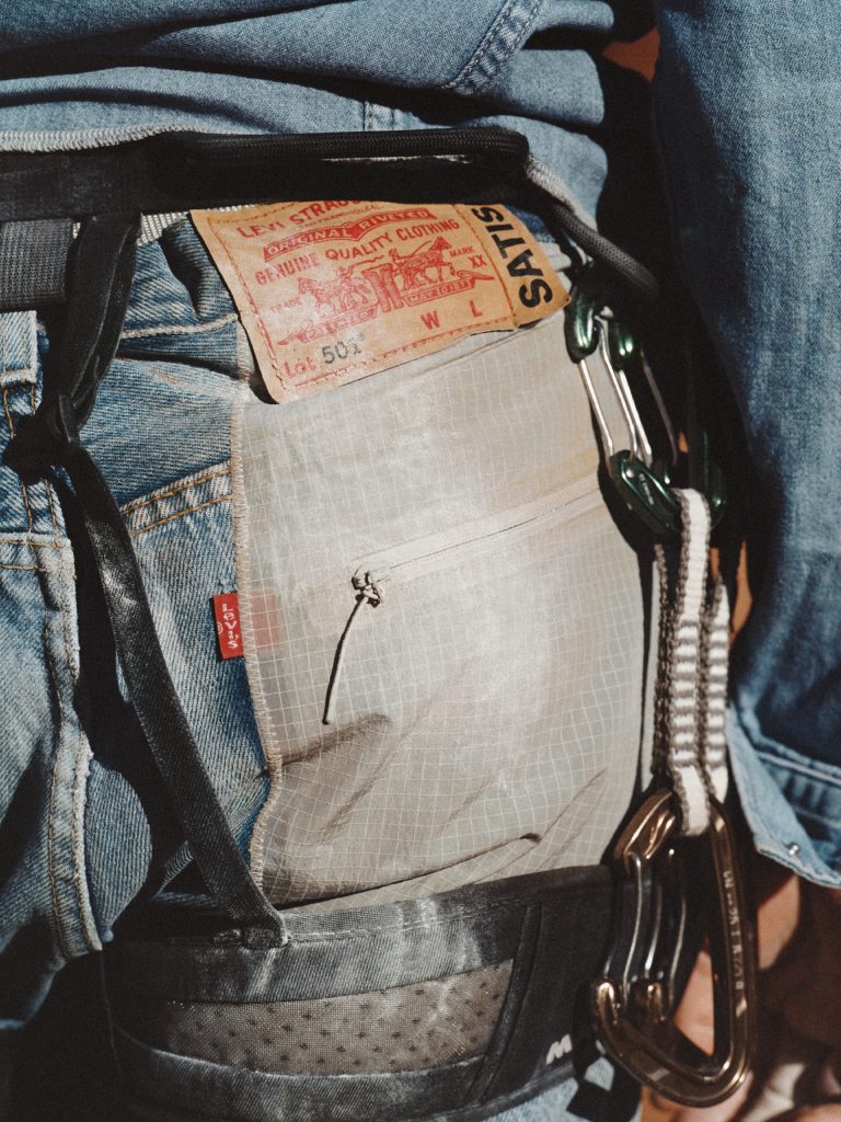SATISFY X LEVI'S firmano la capsule che riscrive il futuro del denim 2 SATISFY X LEVI'S firmano la capsule che riscrive il futuro del denim