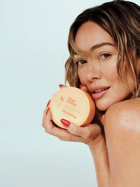 Hilary Duff è il volto del revival beauty che conquista la Gen Y 2 Hilary Duff è il volto del revival beauty che conquista la Gen Y