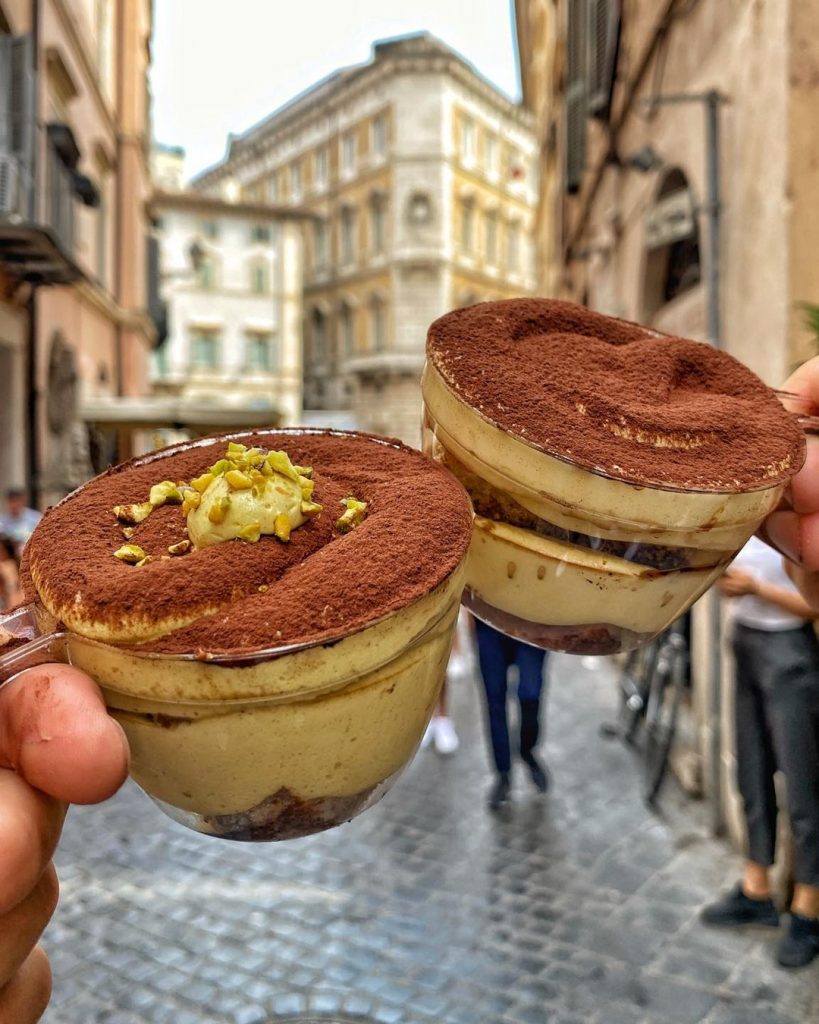 Two Sizes: il piccolo indirizzo romano che fa grande il tiramisù 1 Two Sizes: il piccolo indirizzo romano che fa grande il tiramisù
