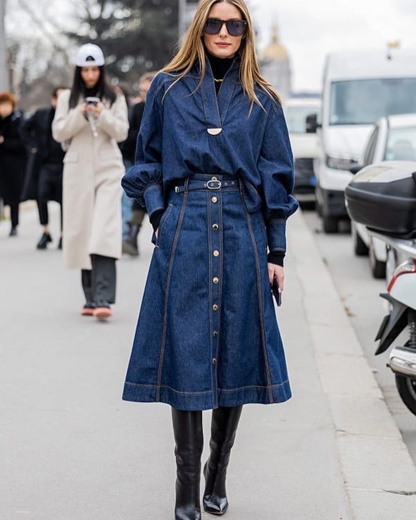 Jeans dalla testa ai piedi: il total denim è il nuovo must-have della stagione