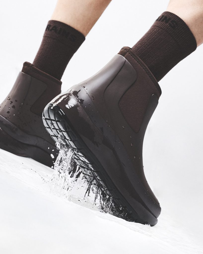 Le nuove scarpe Rains sono tutto ciò che vogliamo per le giornate di pioggia