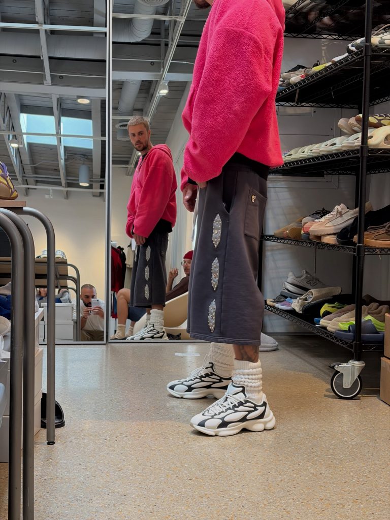 Justin Bieber presenta SKYLRK Sensory Runner, la sneaker che ha richiesto quattro anni di perfezionamenti 1 Justin Bieber presenta SKYLRK Sensory Runner, la sneaker che ha richiesto quattro anni di perfezionamenti