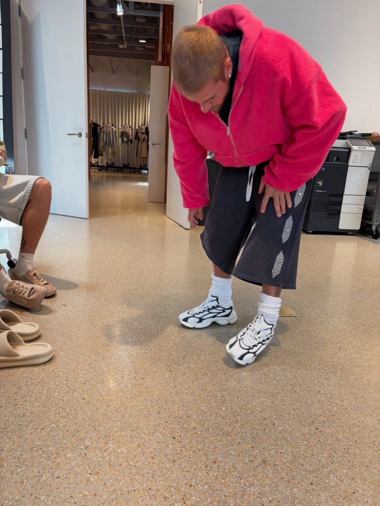 Justin Bieber presenta SKYLRK Sensory Runner, la sneaker che ha richiesto quattro anni di perfezionamenti 2 Justin Bieber presenta SKYLRK Sensory Runner, la sneaker che ha richiesto quattro anni di perfezionamenti