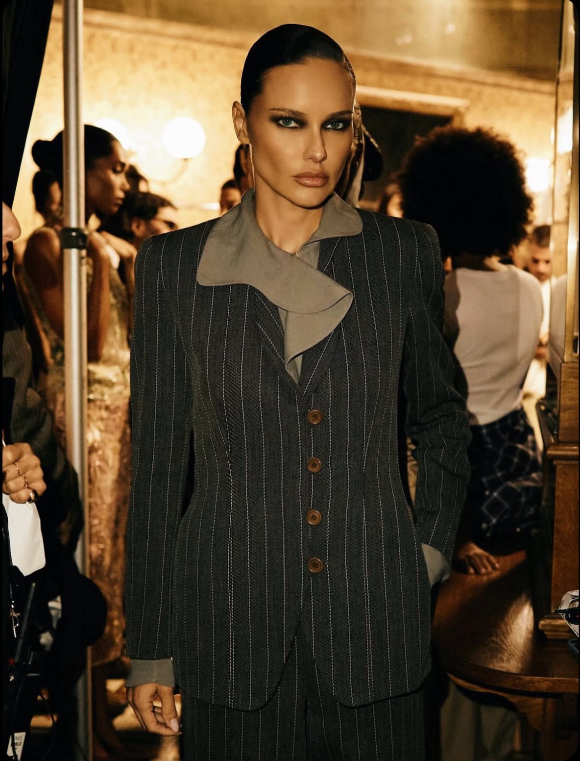 Adriana Lima, il ritorno di un'icona Armani a Milano