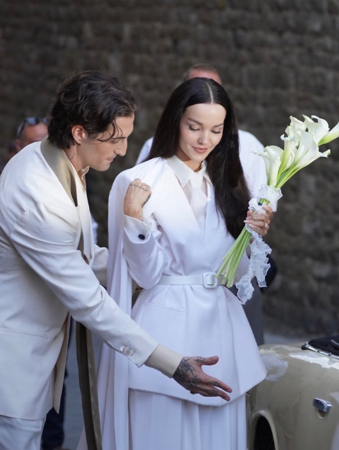 Dove Cameron e Damiano David, il giorno in cui l’amore ha scelto la Toscana 1 Dove Cameron e Damiano David, il giorno in cui l’amore ha scelto la Toscana