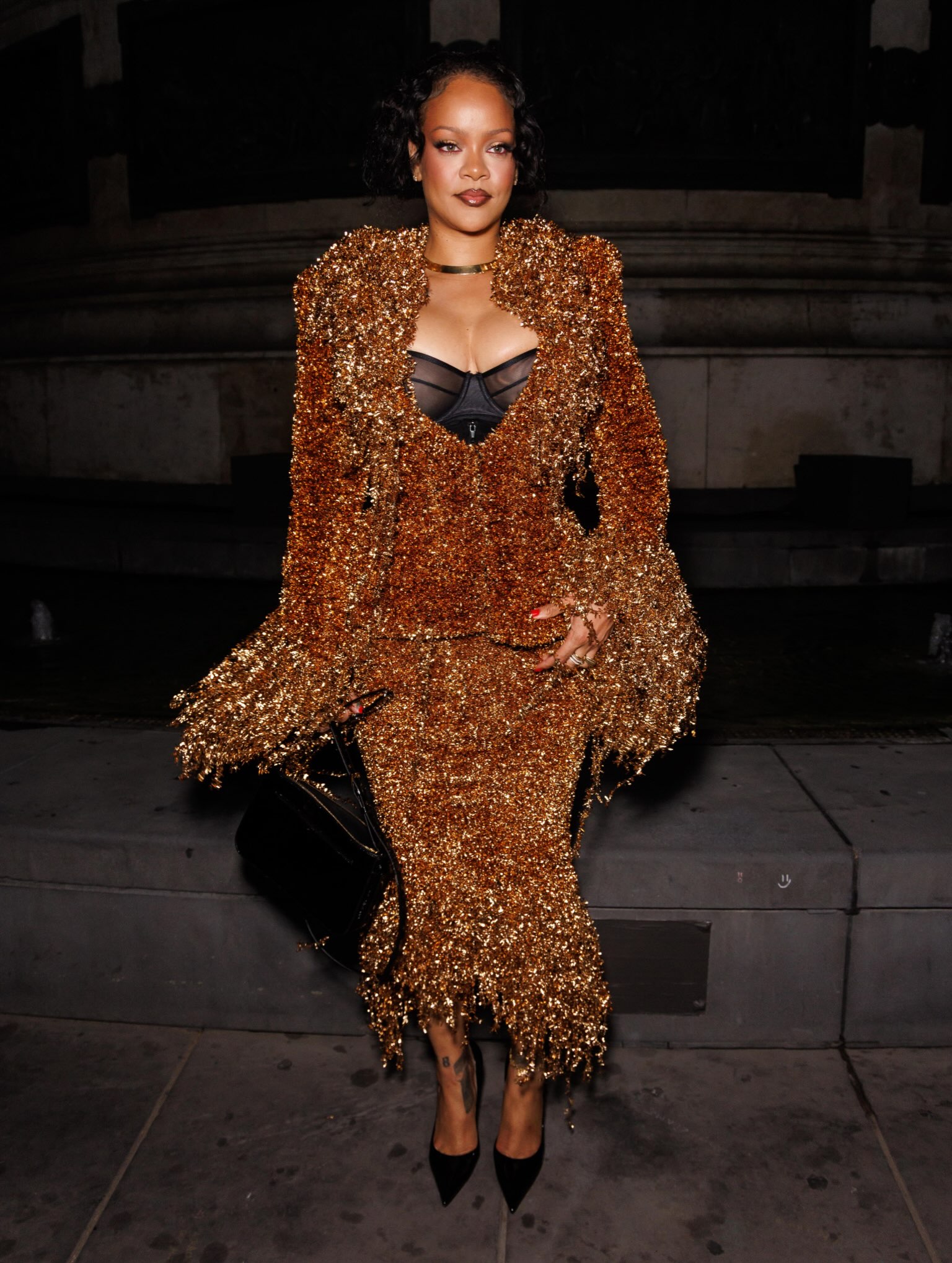 Beautiful Rihanna a Parigi, quando la moda diventa spettacolo