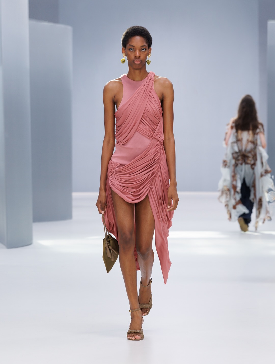 Zimmermann Spring-Summer 2027: la forza gentile della trasformazione