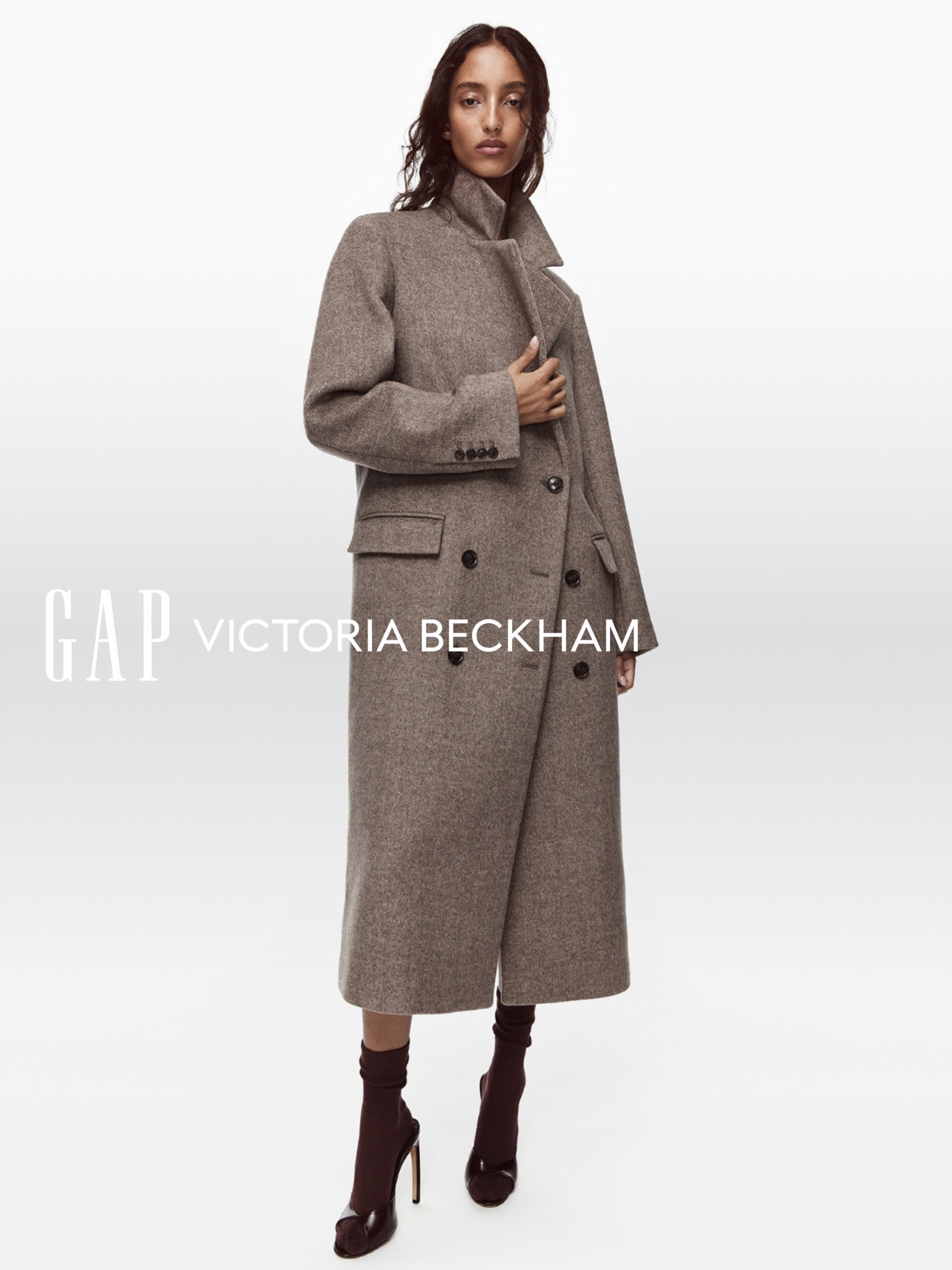 Victoria Beckham x Gap: la collaborazione che porta il quiet luxury nel guardaroba invernale